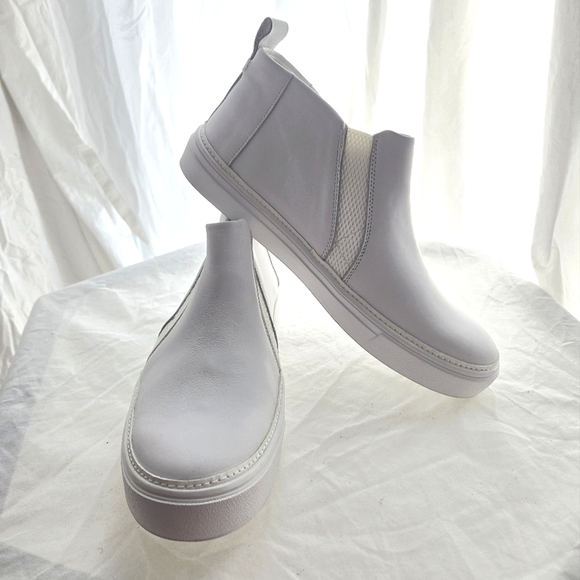 Toms Sneaker Booties NWOB - Picture 12 of 12